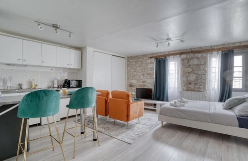 Centre-Ville Apartment | La Perle de Pontoise - studio proche Paris JO Paris 2024