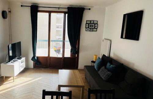Saint-Charles Apartment | La Perle : Entire apartment (55m2) in the center of Marseille