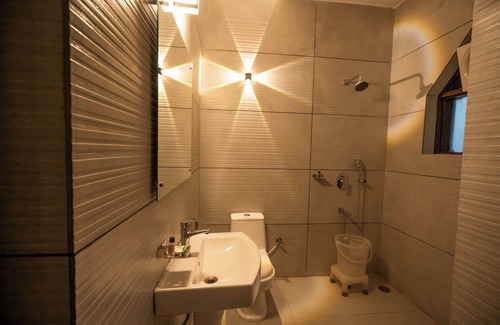 Dhikuli Hotel | La Perle River Resorts