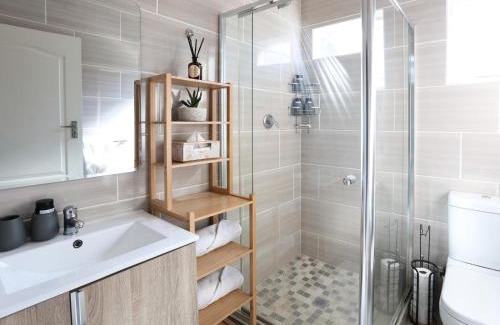 Greater Johannesburg Metropolitan Area Apartment | La Petit Bordeaux