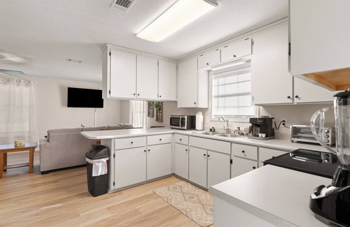 Dock Junction House | La Petit Refuge - Pet Friendly w/Fenced Yard