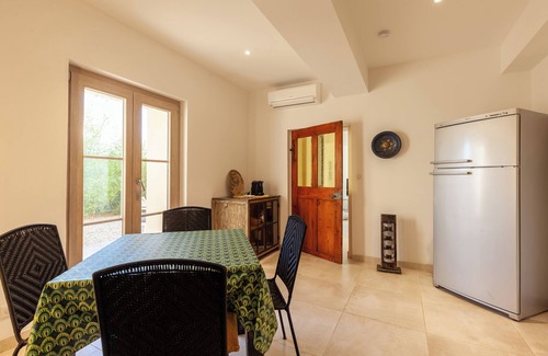 Sanary-sur-Mer House | La Petite Bastide with mountain views, private terrace and Wi-Fi