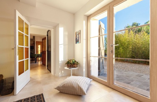 Sanary-sur-Mer House | La Petite Bastide with mountain views, private terrace and Wi-Fi
