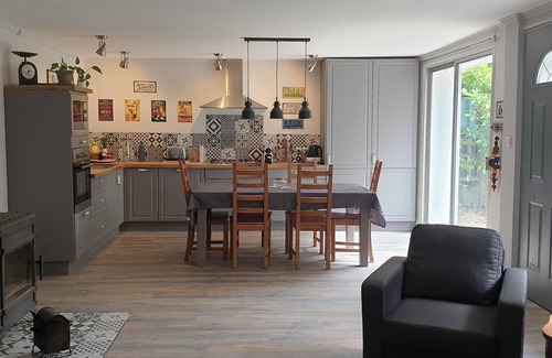 Quillan House | LA PETITE BICOQUE at the bottom of the garden