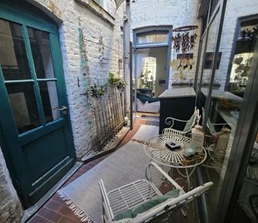 Altstadt-Nord House | La Petite Blanche