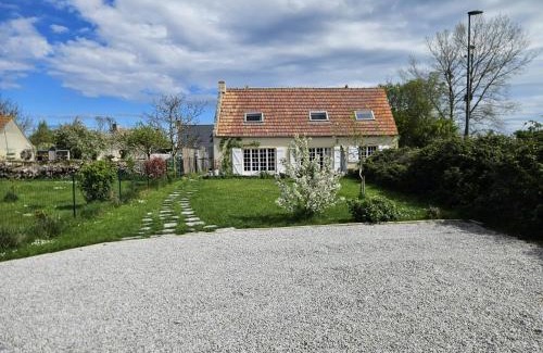 Saint-Come-de-Fresne House | La petite chouette