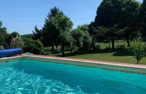 Saint-Yrieix-la-Perche Villa | La Petite Ecurie