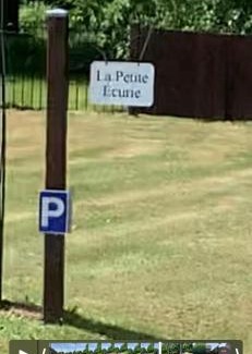 Saint-Yrieix-la-Perche Villa | La Petite Ecurie