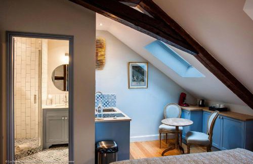 Honfleur Bed & Breakfast | La Petite Folie