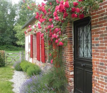 Saint-Aubin-de-Bonneval House | La petite Cauvinière