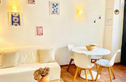 La Ferte-Saint-Aubin House | La Petite Maison Solognote, au pied du Château