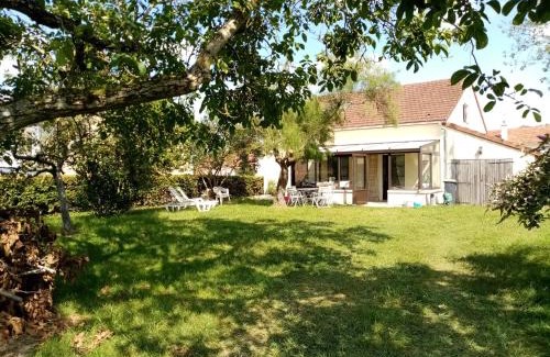 Saint-Loup-Geanges House | LA PETITE MAISON