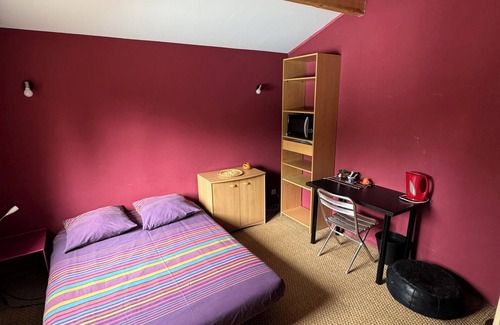Chassieu Bed & Breakfast | La Petite Maison Chez JP. À Proximité du Stade et du Parc Eurexpo