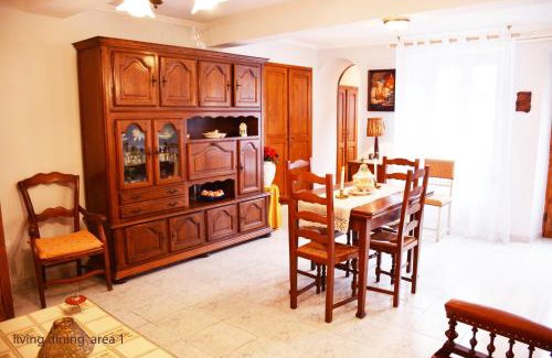 Cesseras House | La Petite Maison