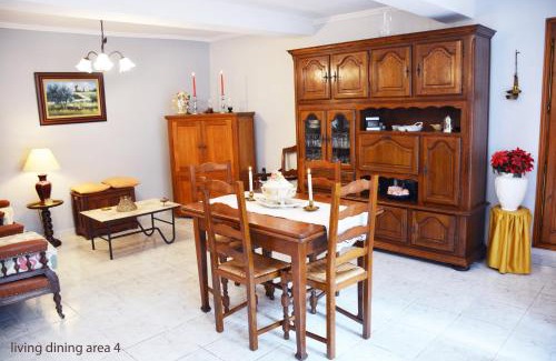 Cesseras House | La Petite Maison