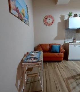 Naples City Centre Apartment | La petite maison