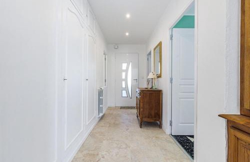 Vence House | La Petite Marjolaine Charming top of Villa Vence
