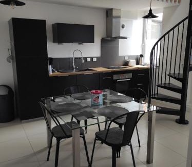 Bretteville House | La Petite Roupie