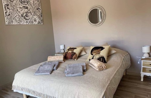 Chitenay House | La Petite Salamandre