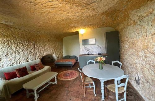 Aubigne-Racan House | La petite Troglo