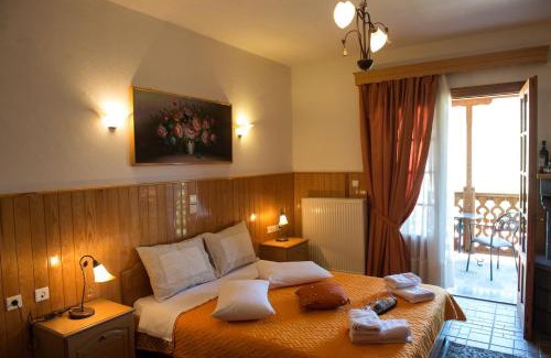 Metsovo Apartment | La Petri Studios with Fireplace & View