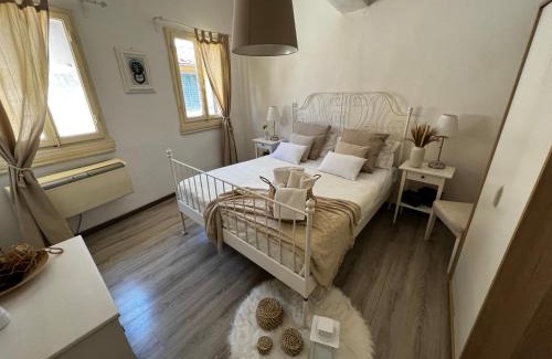 Santa Croce Apartment | La Piccola Maison