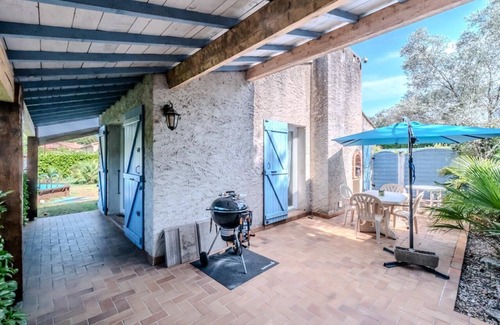 Salavas House | La Pinède, a welcoming family home, 5 minutes from Vallon Pont D'Arc