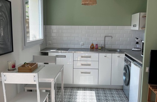 Centre Ville Apartment | La Pléïade Dorée - Hyper Centre, Avec Cours Privative. Animaux Acceptés !