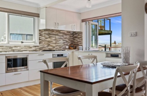 Pambula Beach House | La Plage - Enjoy a break by the sea