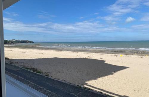 Donville-les-Bains Apartment | La Plage