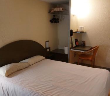 Pouance Hotel | La Porte Angevine
