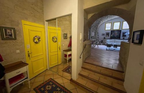 Pezenas Apartment | La Porte Rouge