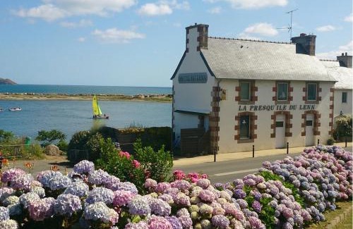 Louannec Apartment | La presqu' île du Lenn face à la mer