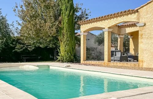 Redessan Villa | La Provençale - Villa avec Piscine proche Nîmes
