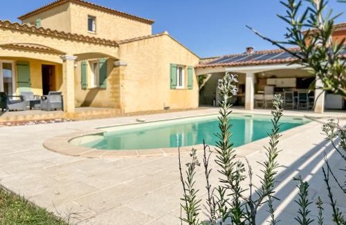 Redessan Villa | La Provençale - Villa avec Piscine proche Nîmes