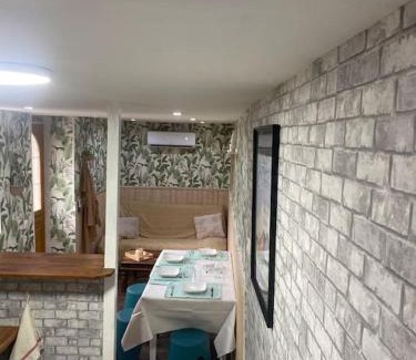 Drevant House | La Ptite maison du Canal