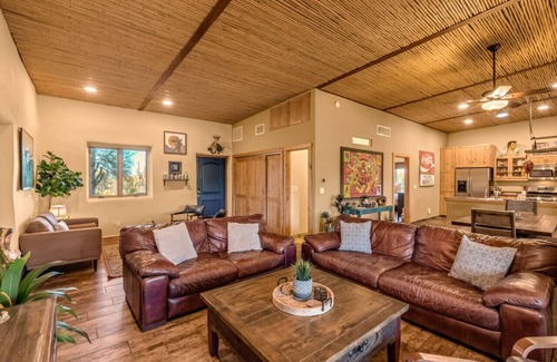 Tucson House | La Puerta Azul - Stunning Desert Retreat Pool/Spa