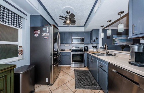 Isla del Sol Condo | La Puerta 'Happiness' is a Day at the Beach