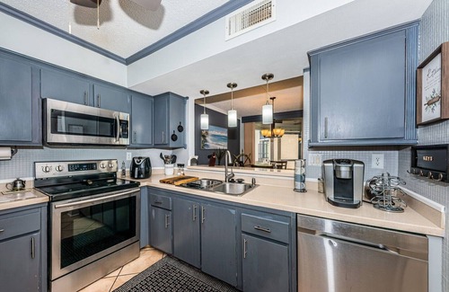 Isla del Sol Condo | La Puerta 'Happiness' is a Day at the Beach