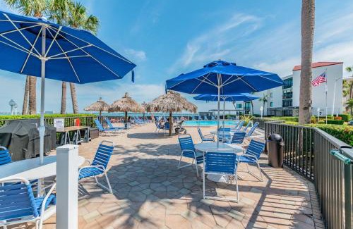 Isla del Sol House | La Puerta Island Retreat with Florida Flair