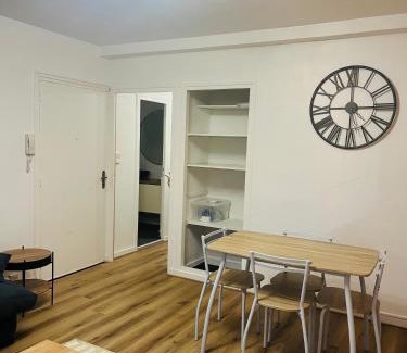 Aurillac Apartment | La pupille de la nation d'Aurillac, 4 pers, Wifi