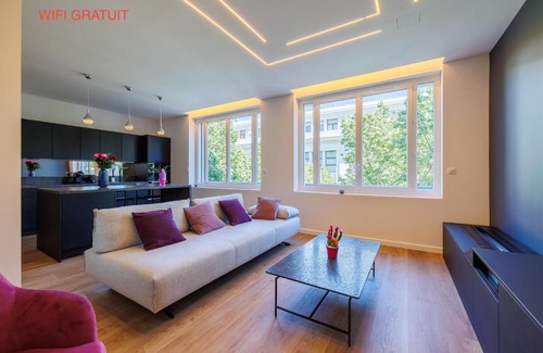 La Joliette Apartment | La Purple Suite