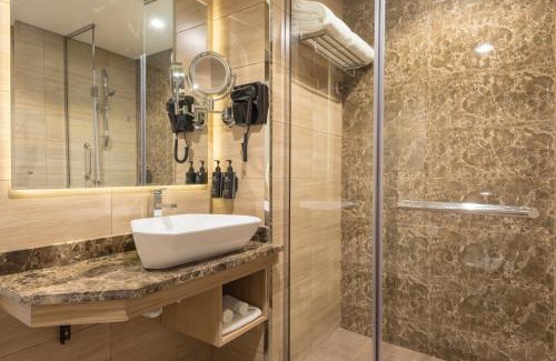 Abu Dhabi City Center Hotel | La Quinta by Wyndham Abu Dhabi Al Wahda