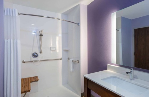 Altoona Hotel | La Quinta by Wyndham Altoona Des Moines
