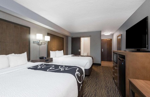 Spenard Hotel | La Quinta by Wyndham Anchorage Airport