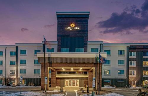 Bismarck Hotel | La Quinta by Wyndham Bismarck