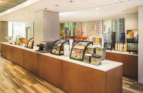 Downtown Chicago Hotel | La Quinta by Wyndham Chicago Downtown