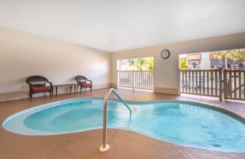 Clearwater Hotel | La Quinta by Wyndham Clearwater Central