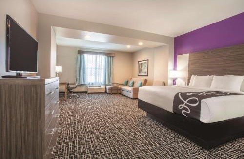 Forsyth Hotel | La Quinta by Wyndham Forsyth