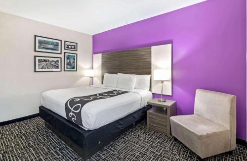 Forsyth Hotel | La Quinta by Wyndham Forsyth
